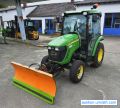 John Deere 3520 Allrad Schlepper Kompakt- Traktor mit hydraulischem Schneer&auml;umschild und Frontlader aus 2013