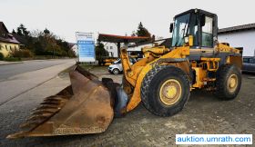 Case 721B / 721 B Radlader - Knicklenker mit hydraulischem Schnellwechsler 2,1 Kubik- Schaufel