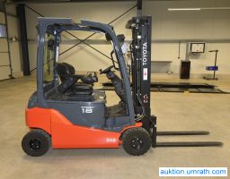 Toyota Traigo 18 / 8FBM18T Elektro- Gabelstapler 4- Rad Stapler Triplex Vollfreihub Seitenschieber STVZO- Beleuchtung SAS- System neuwertig